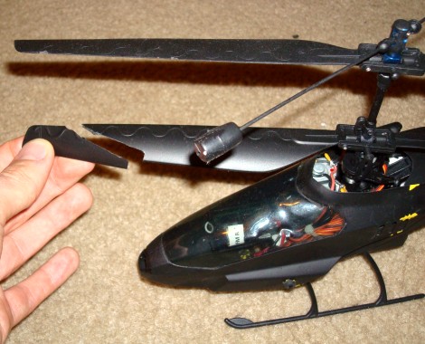 Blade CX Helicopter broken blade