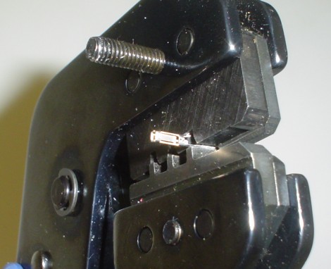 back view of crimper and pin